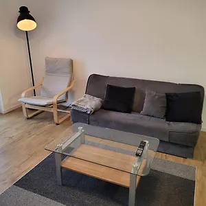 Schöne, Gemütliche Möblierte 2 Zi In Rgb Apartment